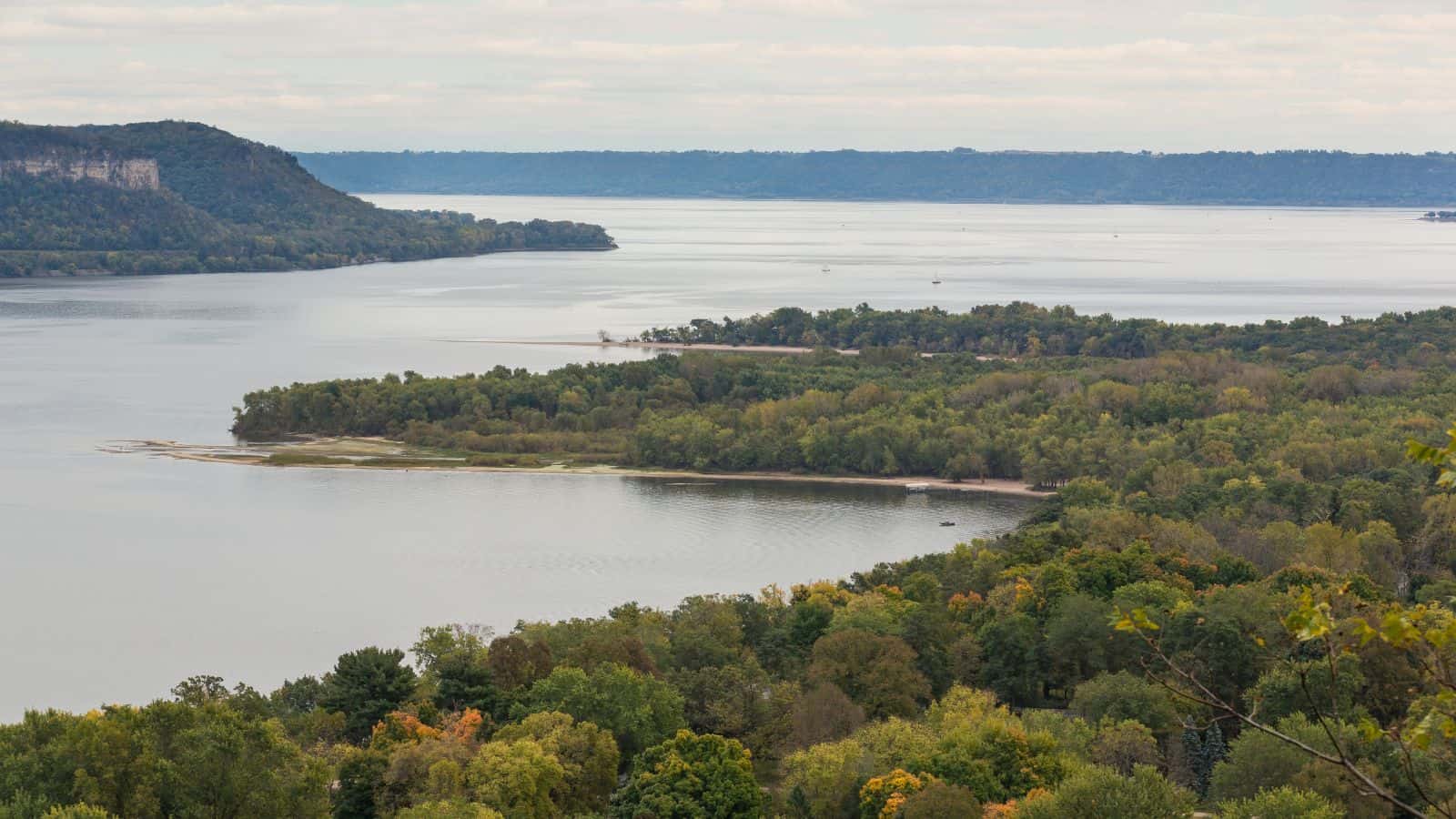 Wisconsin Lakes and Rivers Map: Dazzling Aquatic Wonders 7 Mississippi River