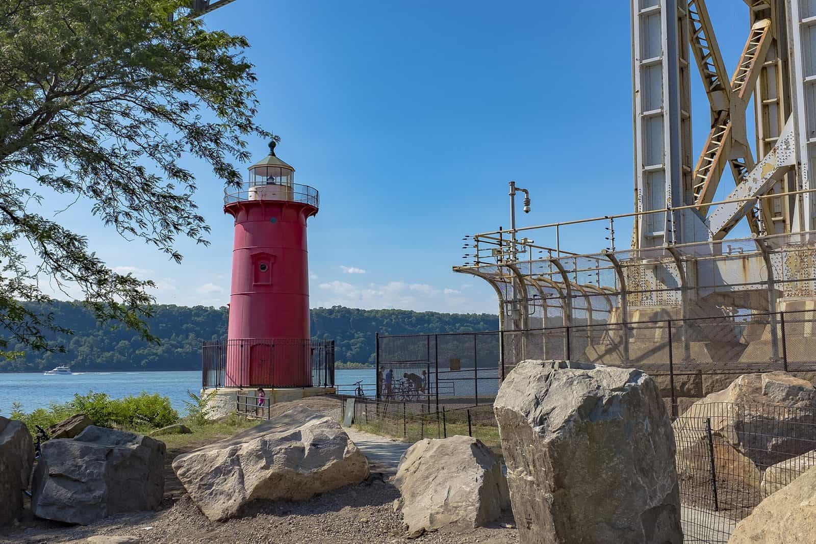 Little Red LighthouseJeffrey’s Hook Light